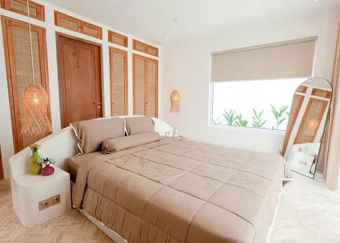 Snow 3 Bedroom Villa, Canggu Canggu