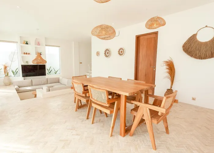 Snow 3 Bedroom Villa, Canggu Villa *